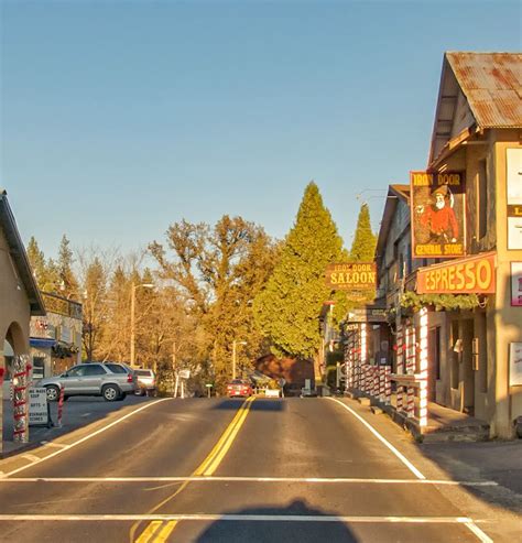 Yosemite Hotels in Groveland and Along Highway 120