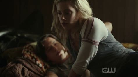 Riverdale 2x04 Betty And Jughead Fall Asleep And Cuddle Hd Youtube