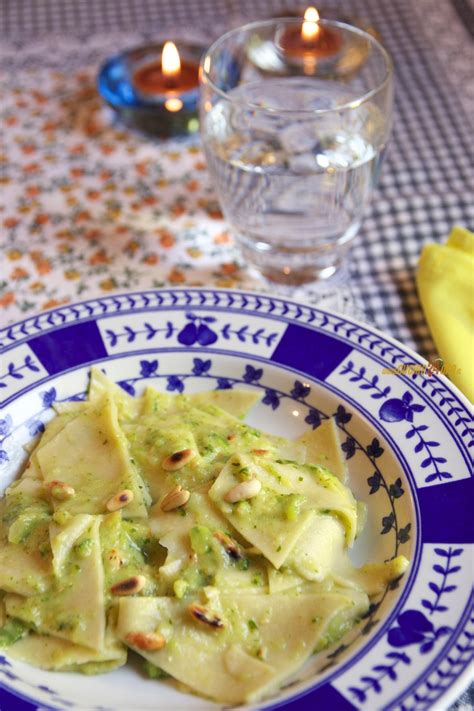 Maltagliati Con Pesto Di Zucchine E Pinoli Ricette Di Cucina