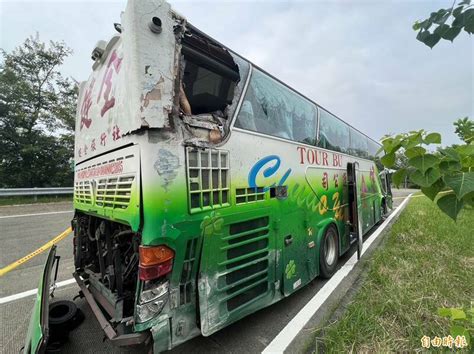 遊覽車疑國道超速釀4死 學者：職業駕駛違規記點須更嚴格 社會 自由時報電子報