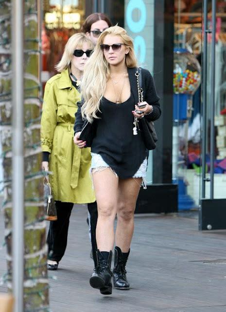 Leggy Lindsay Lohan In Cut Off Denim Shorts ~ All About Beautiful Girls