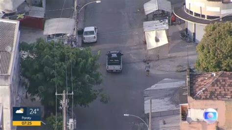 Vídeo Polícia Militar Faz Operação No Morro Do Juramento Bom Dia Rio