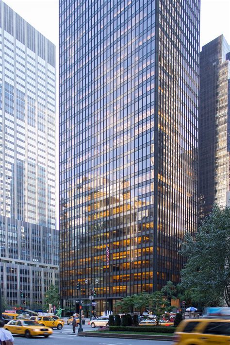 New York Architecture Photos: Seagram Building