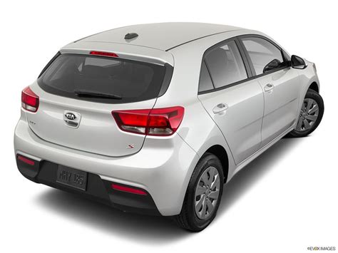 New Kia Rio Hatchback Photos Prices And Specs In Uae