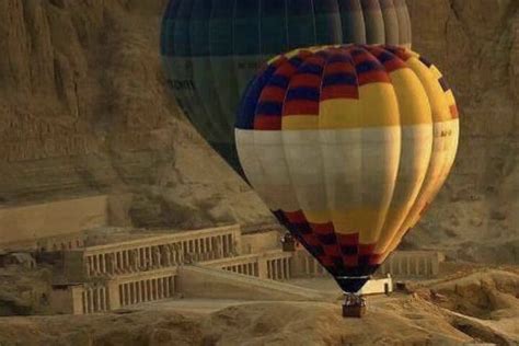 Louxor Montgolfi Re De Luxe Au Lever Du Soleil Au Dessus De La Vall E