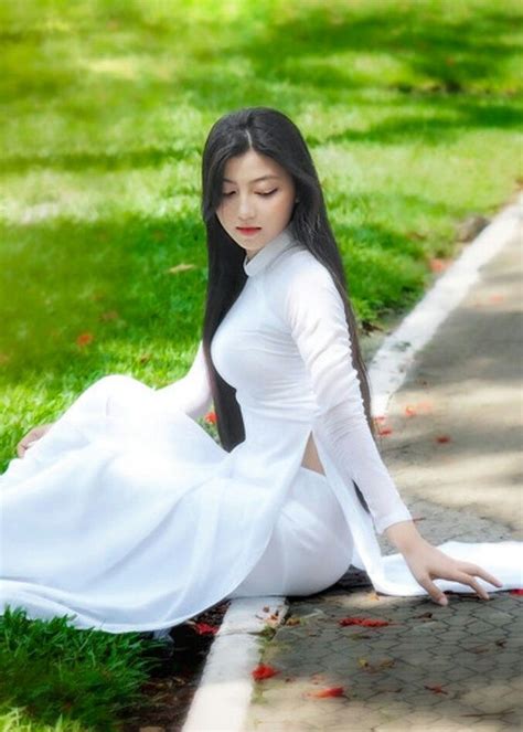 Ao Dai Hot Dress Asian Woman Cool Girl Bell Sleeve Top Beautiful Women Long Hair Styles