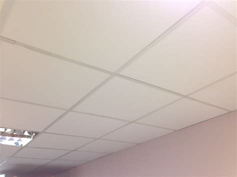 Le Faux Plafond Suspendu En Dalles 60 X 60