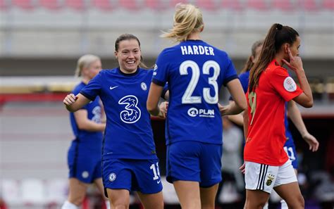 Sport Lisboa E Benfica X Chelsea Football Club - Feminino - Chelsea Women blast Benfica away in first leg of round of 32