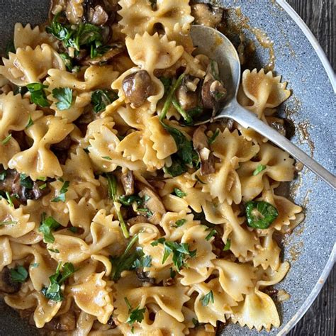 Hungarian Mushroom Paprikash Gombás Paprikás The Hungary Soul