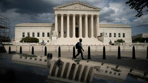 The Problem of ‘Personal Precedents’ of Supreme Court Justices - The