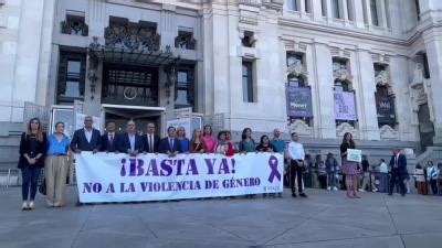 Minuto de silencio en Cibeles tras el último crimen de violencia de