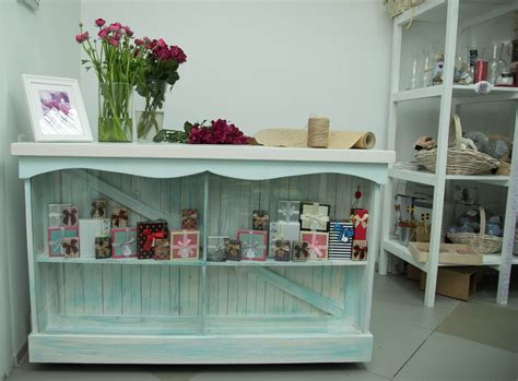 Стол флориста. Цветочный магазин. Стол в магазин цветов. work table ...