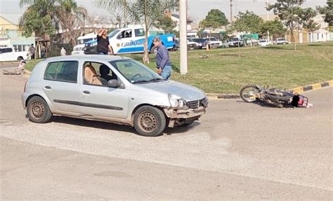 Lesiones Muy Graves Para Una Motociclista Tras Un Choque Con Un Auto