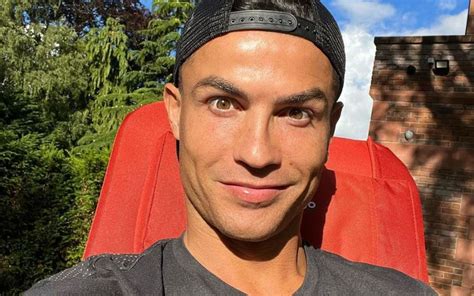 Cristiano Ronaldo Presta Homenagem Amorosa A Georgina E Aos Filhos No