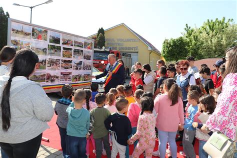 Ziua Por Ilor Deschise A Adunat Sute De Curio I La Prim Ria Iria