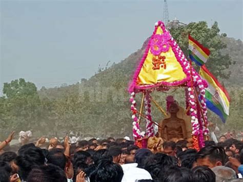 Photo जैन मुनींच्या अंत्यसंस्काराला का लावली जाते बोली त्या पैशांचं