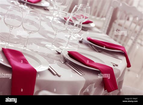 Elegant Wedding Table Arrangement Stock Photo Alamy