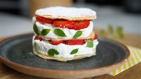 Recette Du Mille Feuille Aux Fraises Facile Et Rapide Hervecuisine