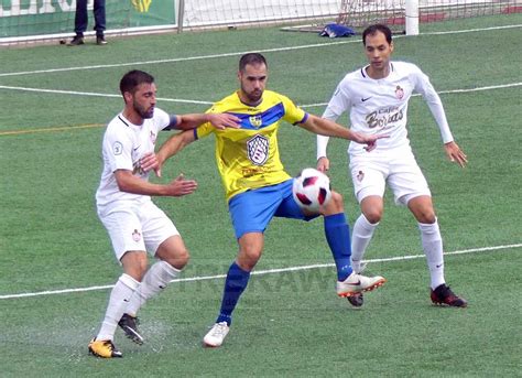 El C D Utrera En Su Mejor Partido De La Temporada Golea 5 0 Al Conil C