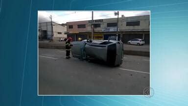 Assistir Bom Dia Minas Zona Da Mata Carro Capota Na Avenida JK Em