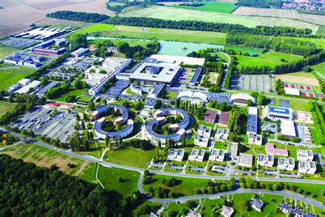 Undergraduate in Université Paris Saclay - ehef.id