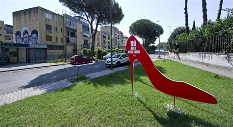 Stupri Nel Parco Verde Di Caivano L Ipotesi Un Giro Di Video Per I