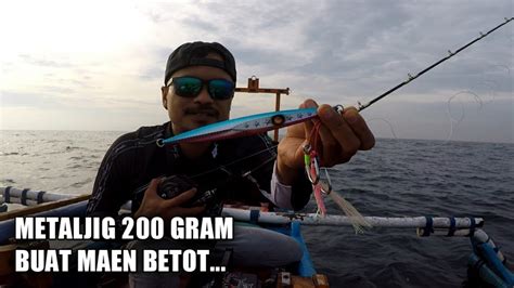 MANCING JIGGING 200 GRAM DI KEDALAMAN 80 METER STRIKE IKAN PUTIH