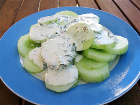 Concombres à la crème Salades Des épices et des graines