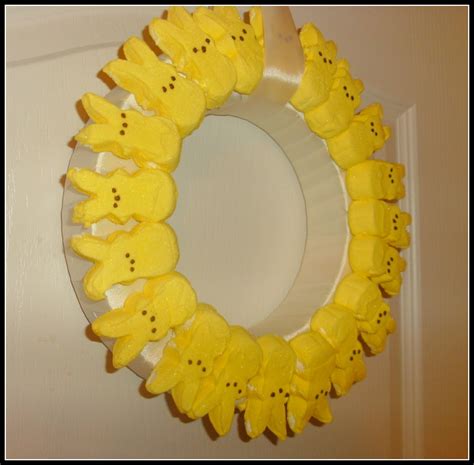 Crafty Girls Workshop...: Peeps Easter Wreath