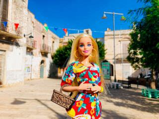 Cosa Vedere A Sammichele Di Bari Bari Barbie In Town Gira La