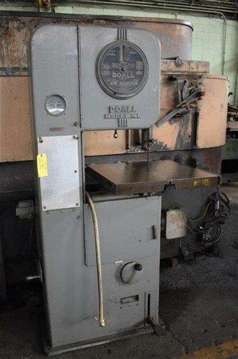 DoAll ML VERTICAL BAND SAW Semi Automatic