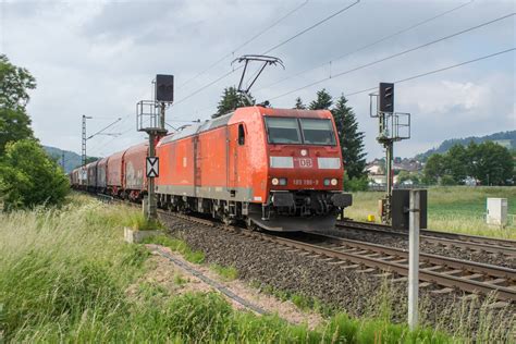 185 198 9 zu sehen mit einem Güterzug bei Reilos am 07 06 2023