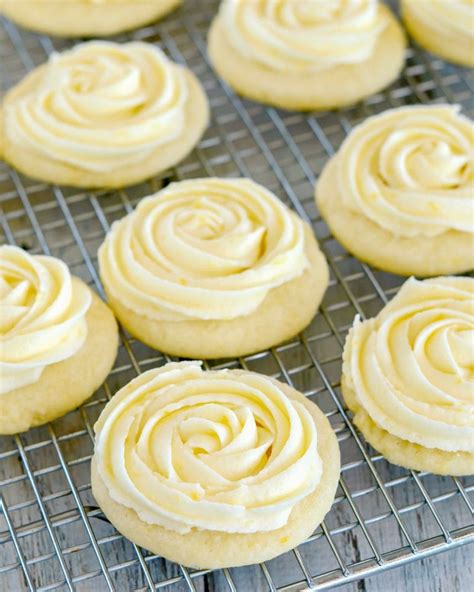 Lemon Sugar Cookies With Lemon Buttercream Lil Luna