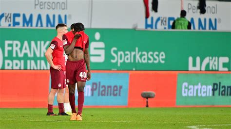 1 FC Kaiserslautern verliert in letzter Minute bei Greuther Fürth und