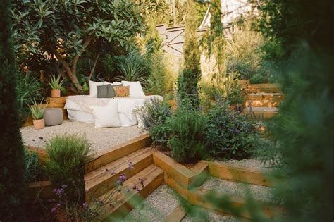 The New Trend in Home Gardens—Landscaping to Calm Anxiety - Mansion Global