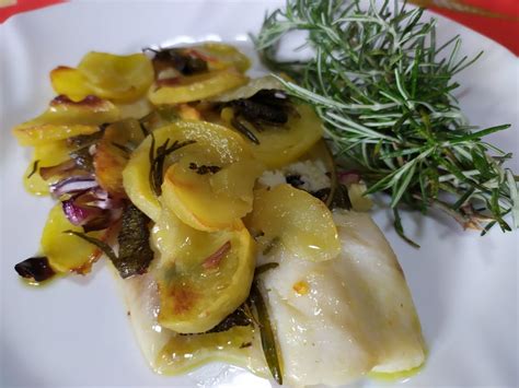 Filetti Di Platessa Al Forno Con Le Patate Baked Plaice Fillets With