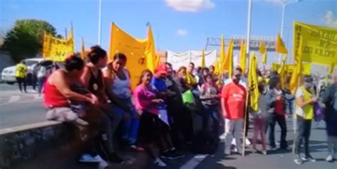 Lomas Cortan Camino Negro Y Hay Caos De Tránsito En Puente La Noria