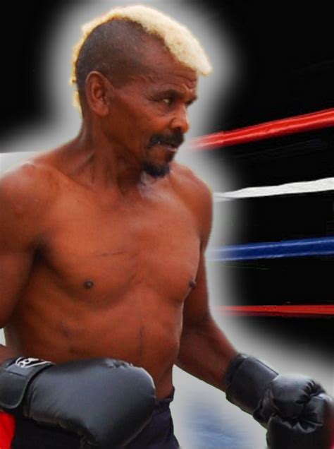 Dalvino Pelé Gonçalves De curioso a lenda do boxe paranaense Parágrafo 2