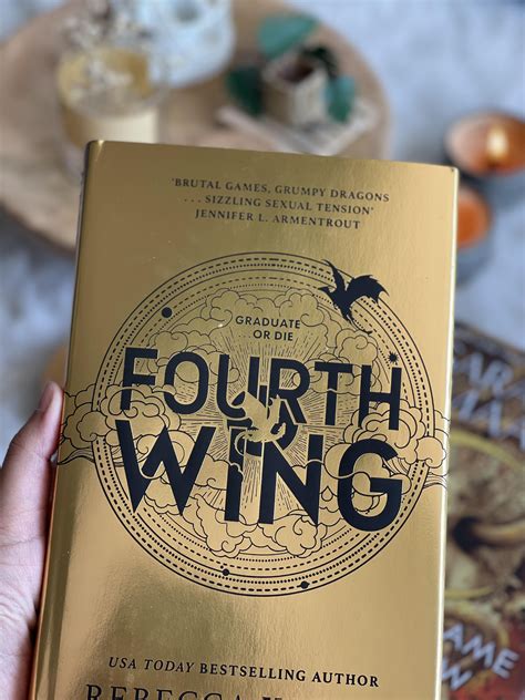 Fourth Wing cover.. : r/bookporn