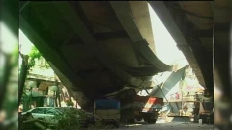 Pm Modi Saddened By Kolkata Flyover Collapse Directs Central Help News18