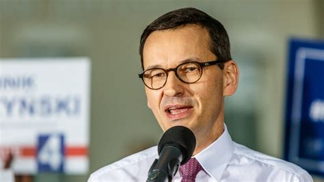 Mateusz Morawiecki i PiS za oświadczeniami majątkowymi rodzin polityków