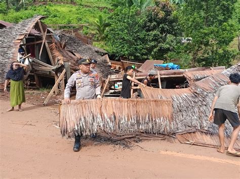 32 Rumah Rusak Diterjang Angin Kencang Di Kolaka Utara Kerugian Capai