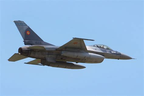 Caça Su 27 da Força Aérea Ucraniana foi interceptado por caças F 16