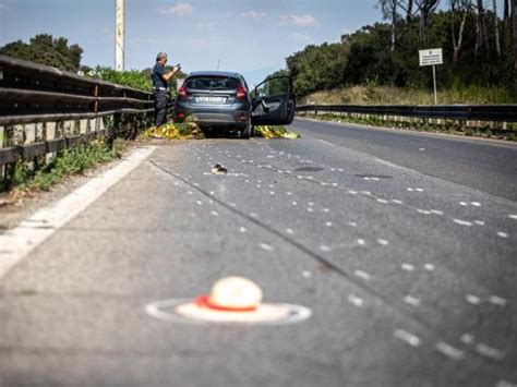 Incidente Mortale A Roma Due Turisti Irlandesi Uccisi Sulle Strisce