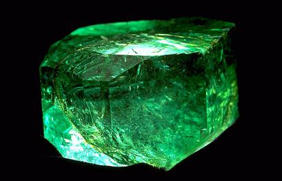 Emerald gemstone meaning