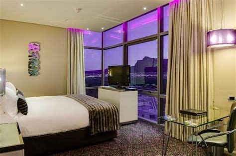 Images Of Cape Town Marriot Hotel Crystal Towers Century City Hotel