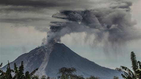 印尼巴厘岛因担心火山爆发疏散42多万人 2017年9月25日 俄罗斯卫星通讯社