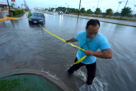 Torrenciales Aguaceros Causan Inundaciones En Dallas Independent Espa Ol