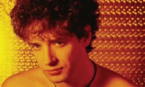 30 años de Amor amarillo el debut solista de Gustavo Cerati Rolling