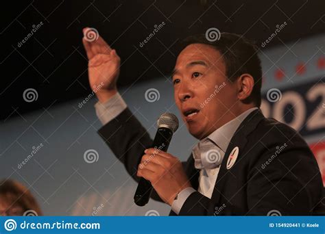 Candidato Presidencial Andrew Yang Foto Editorial Imagen De Ciudad Foro 154920441